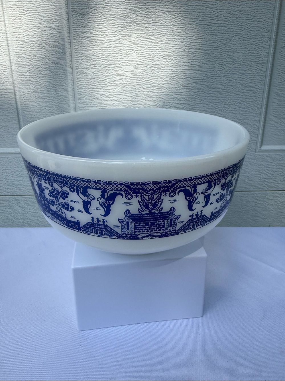 Blue and White Federal milk glass, mixing bowl